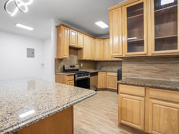 4th image of 570 Westminster Rd #19