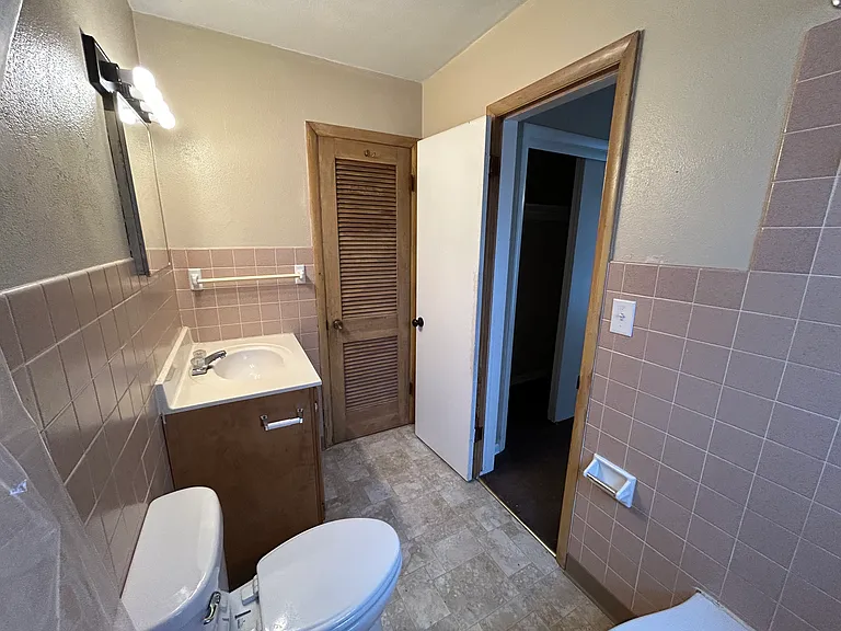 109 & 111 Baldwin St #109 — Photo 10