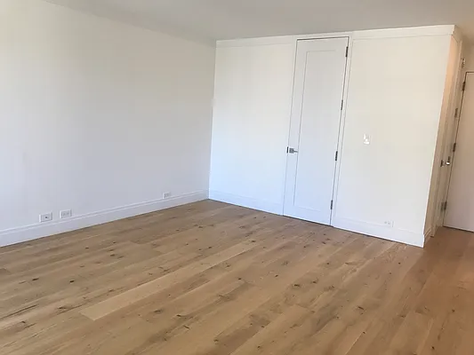 Rented by The Dermot Realty Management Company | media 18