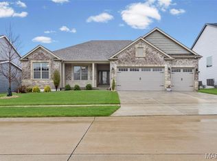 731 Bretton Trails Dr, Lake Saint Louis, MO 63367