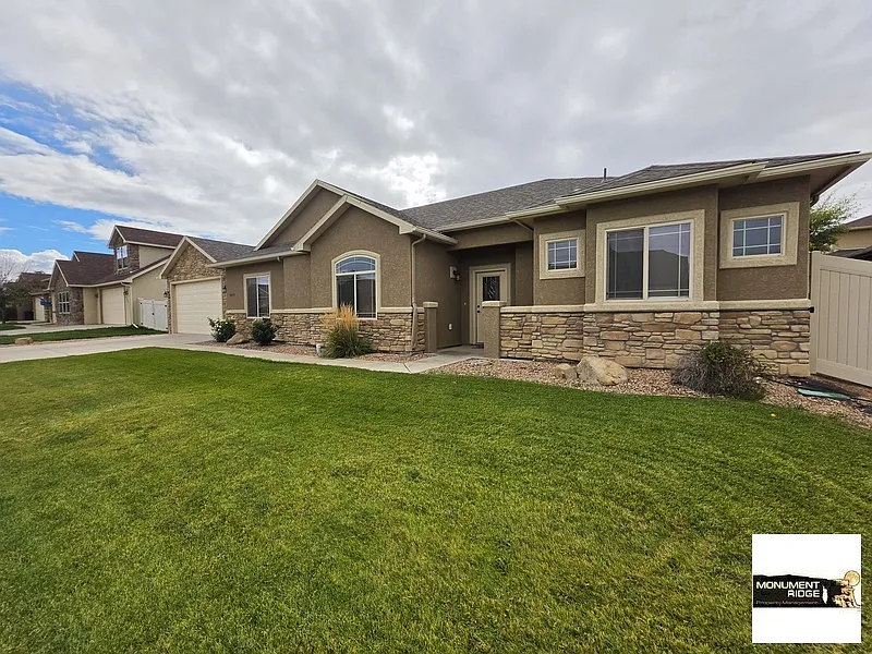 4 bed, 1824 sqft, $2,650 — Photo 2
