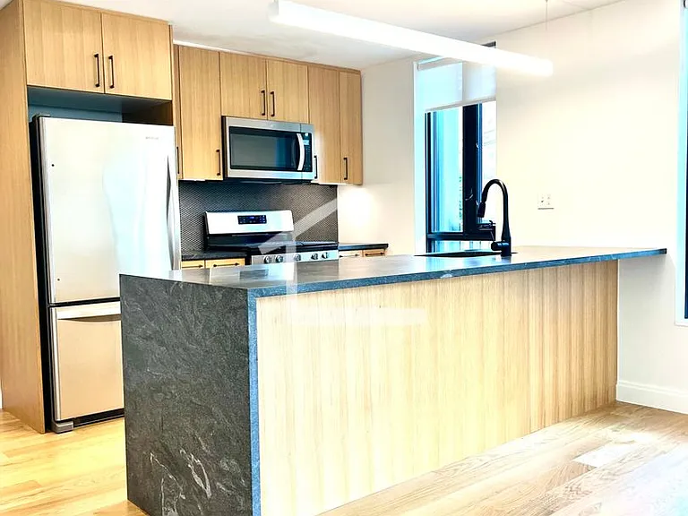 81 Gardner St #D2 — Photo 1