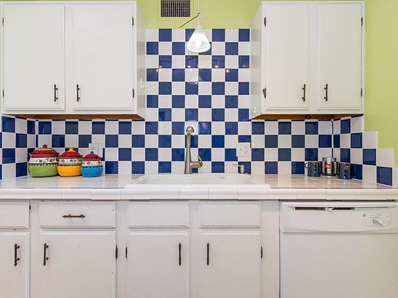 4th image of 542 W Calle Lago