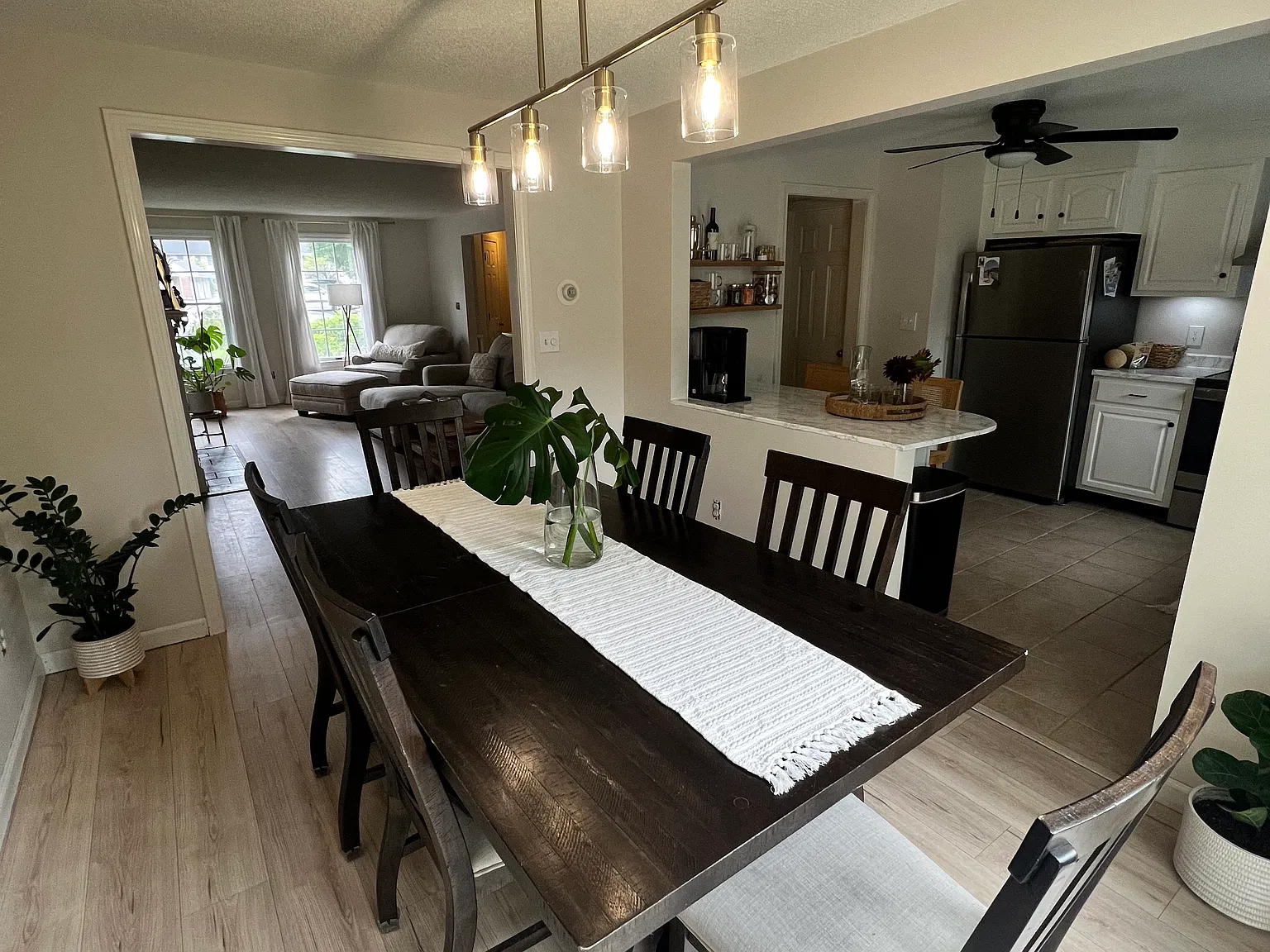 2 bed, 2.5 bath, 1428 sqft, $2,400 — Photo 2