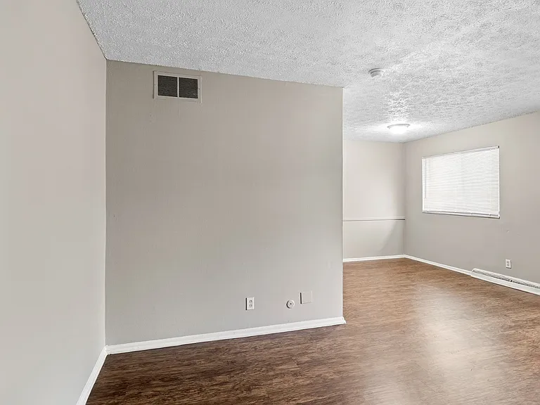 Greenway Apartments (Indy Town) — Photo 7