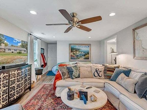 3rd image of 945 Burnt Chimney Rd