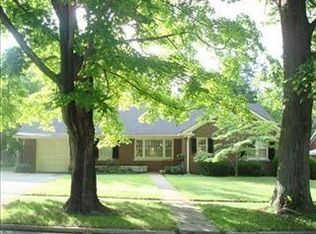 425 Holiday Rd, Lexington, KY 40502