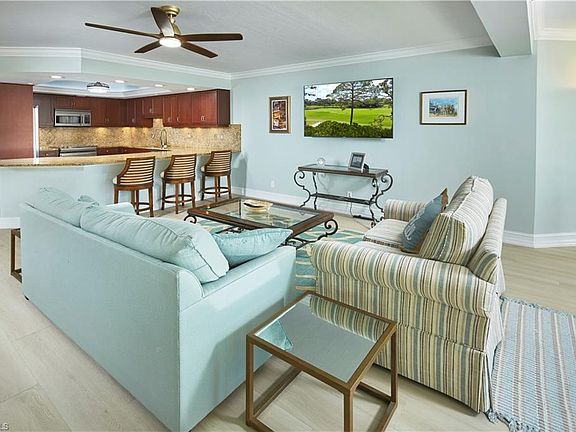 2nd image of 26900 Wedgewood DR #202