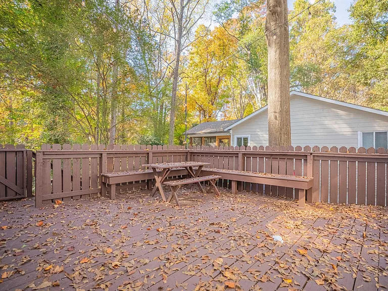 230 Habersham Dr — Photo 18