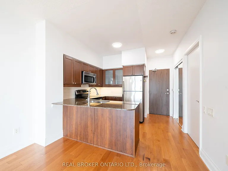 2191 Yonge St #4403 — Photo 3