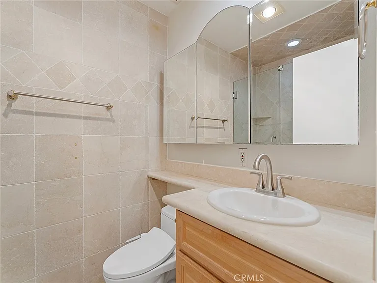 721 Esplanade #403 — Photo 18