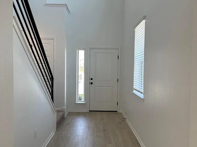 1021 Legend Milton Ln — Photo 5