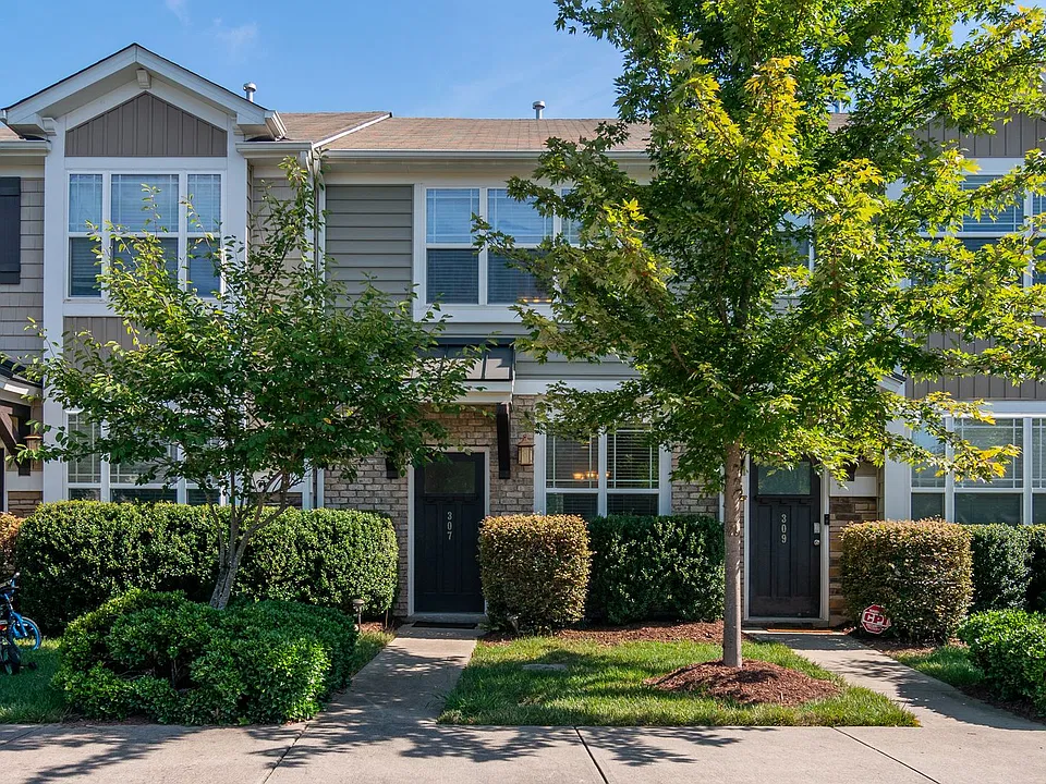 307 Carthage Ct