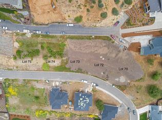 568 La Strada Circle & 73 LOT 70-72, Medford, OR