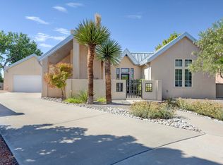 2204 Via Granada Pl NW, Albuquerque, NM 87104