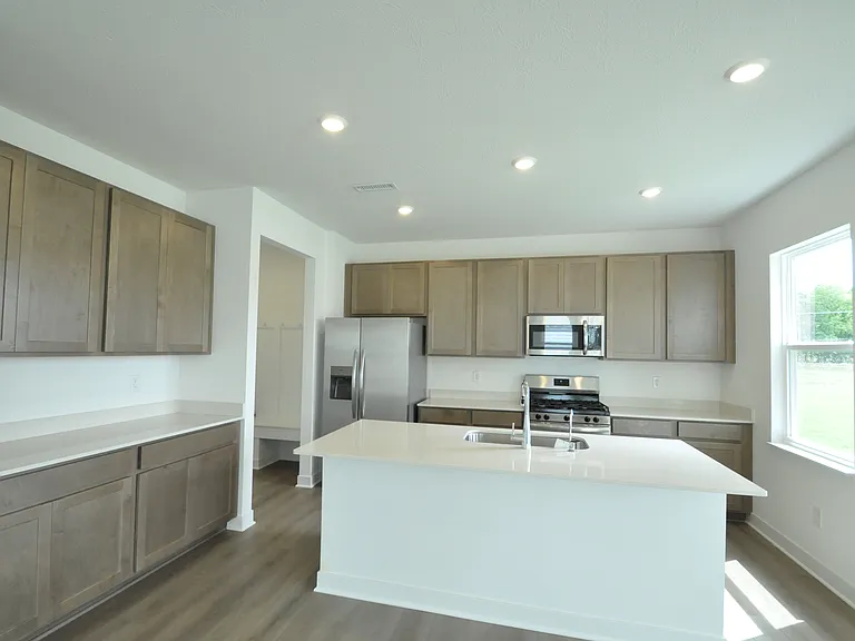 8578 Georgina St — Photo 5