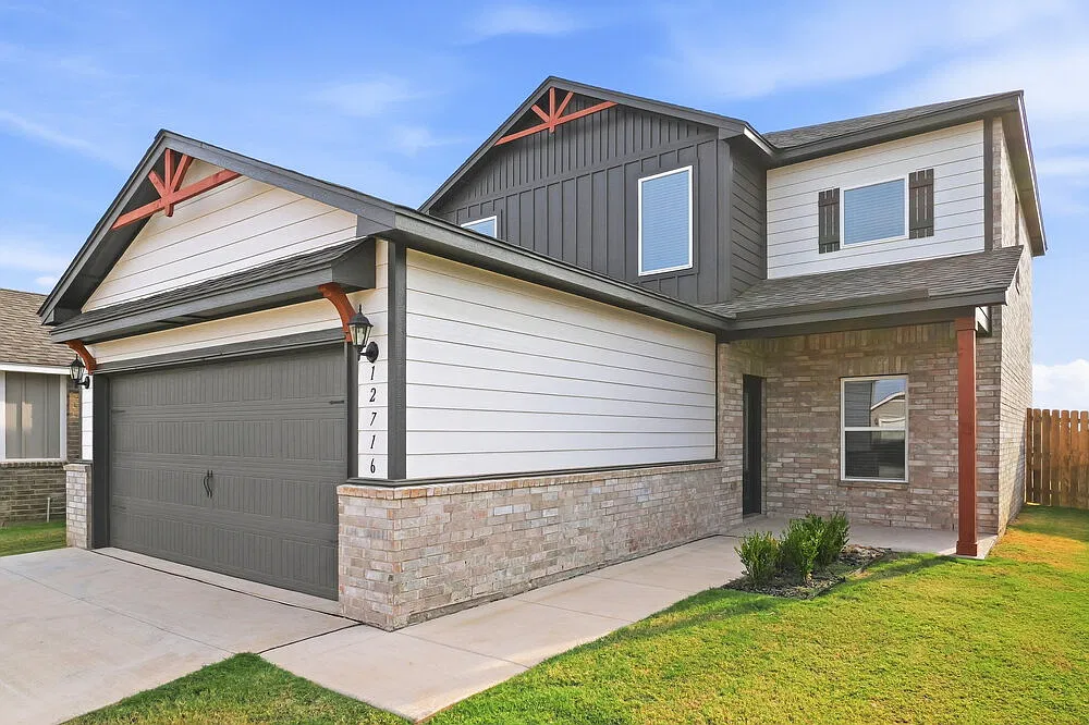 4 bed, 3.0 bath, 1903 sqft, $1,995 — Photo 1