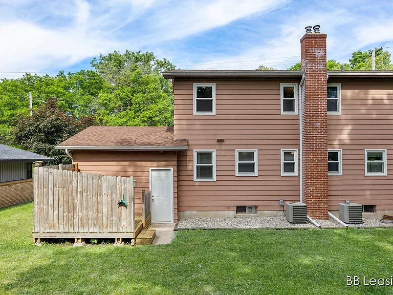 2048 Monroe Ave NW #2048 — Photo 2