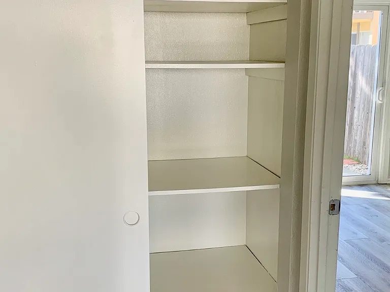 Fair Oaks Garden Apartments — Photo 4