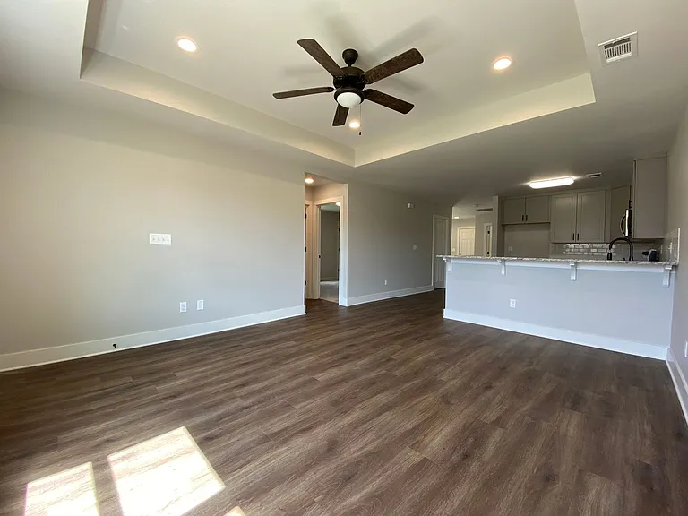 6228 Burbank Crossing Loop — Photo 5