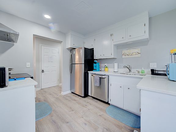 5th image of 2704 Junction Ln