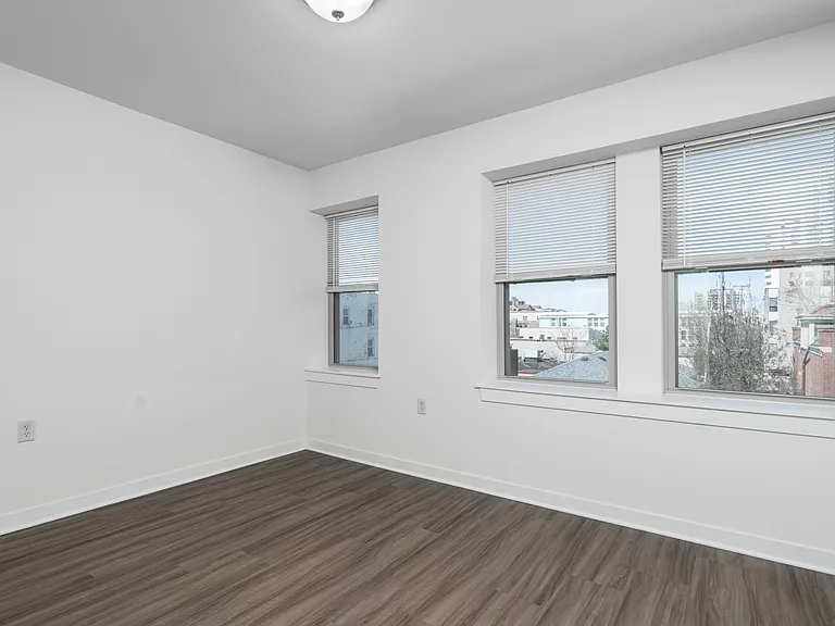 2 Bed + Den / 1 Bath - 1,500 SF - Bedroom