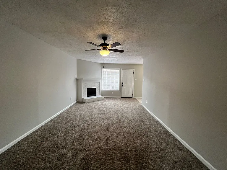 3156 Tulip Poplar Dr — Photo 2