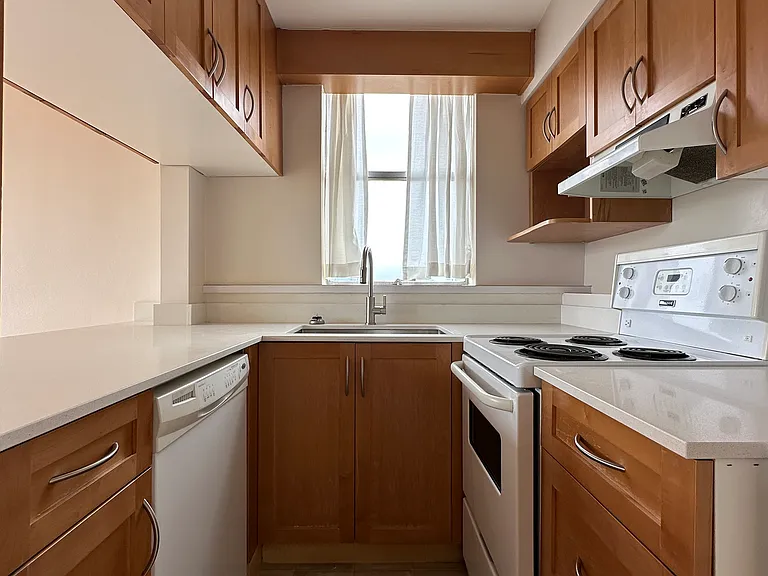 1100 Jervis St #1906 — Photo 10