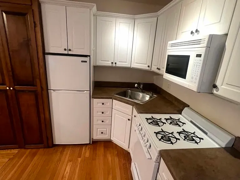 84 W Cedar St #4 — Photo 1