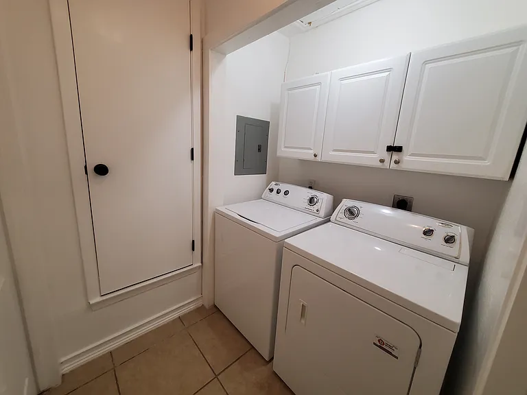 924 Acorn Oaks Dr — Photo 14