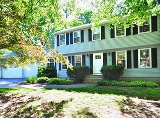 5 Walnut Farms Dr, Farmington, CT 06032