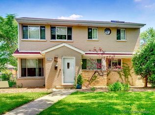 6653 N Lawndale Ave, Lincolnwood, IL 60712