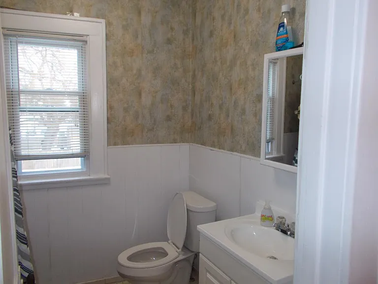 1107 S Lafayette Ave — Photo 14