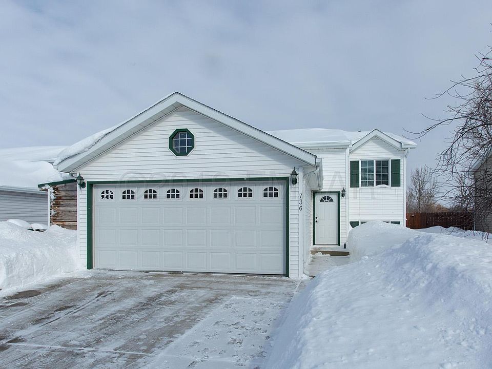 1st image of 736 14th Ave W