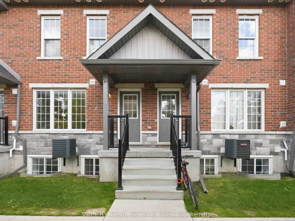 250 Penetanguishene Rd #14, Barrie, ON L4M 7C2