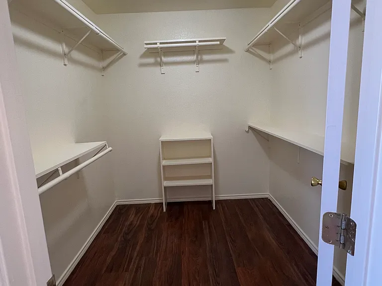 Walk in closet