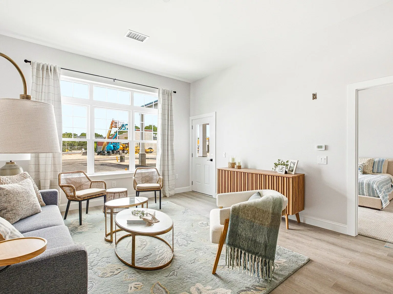Delano — Photo 4