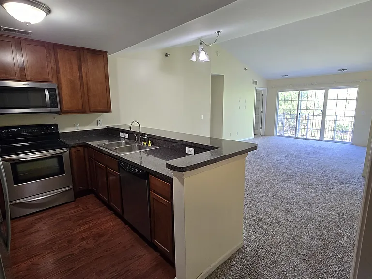 3215 Goldeneye Ln — Photo 2