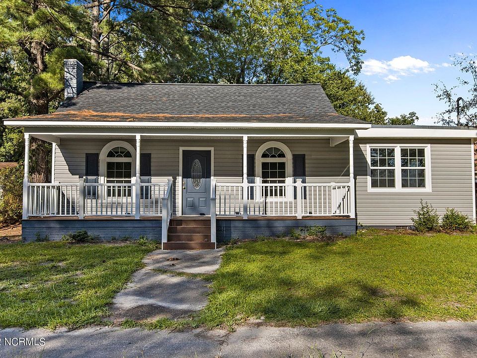 1st image of 102 N Roberson St