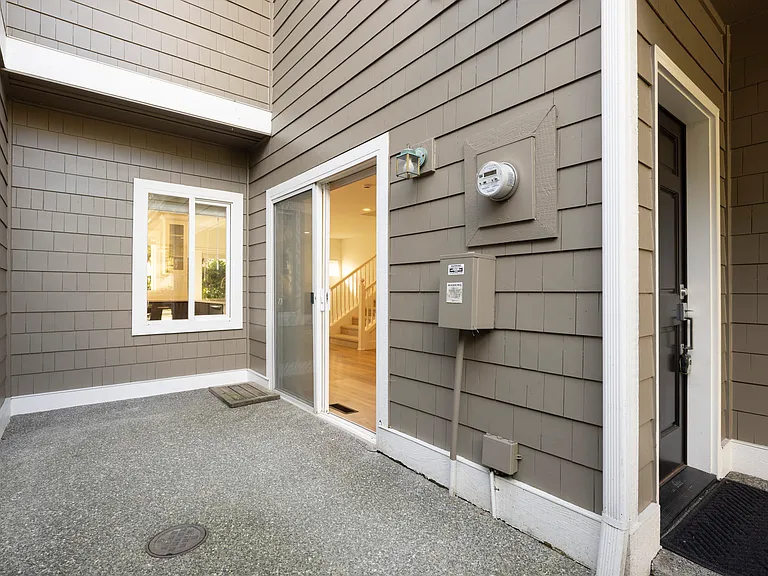 10107 NE 37th Ct — Photo 16