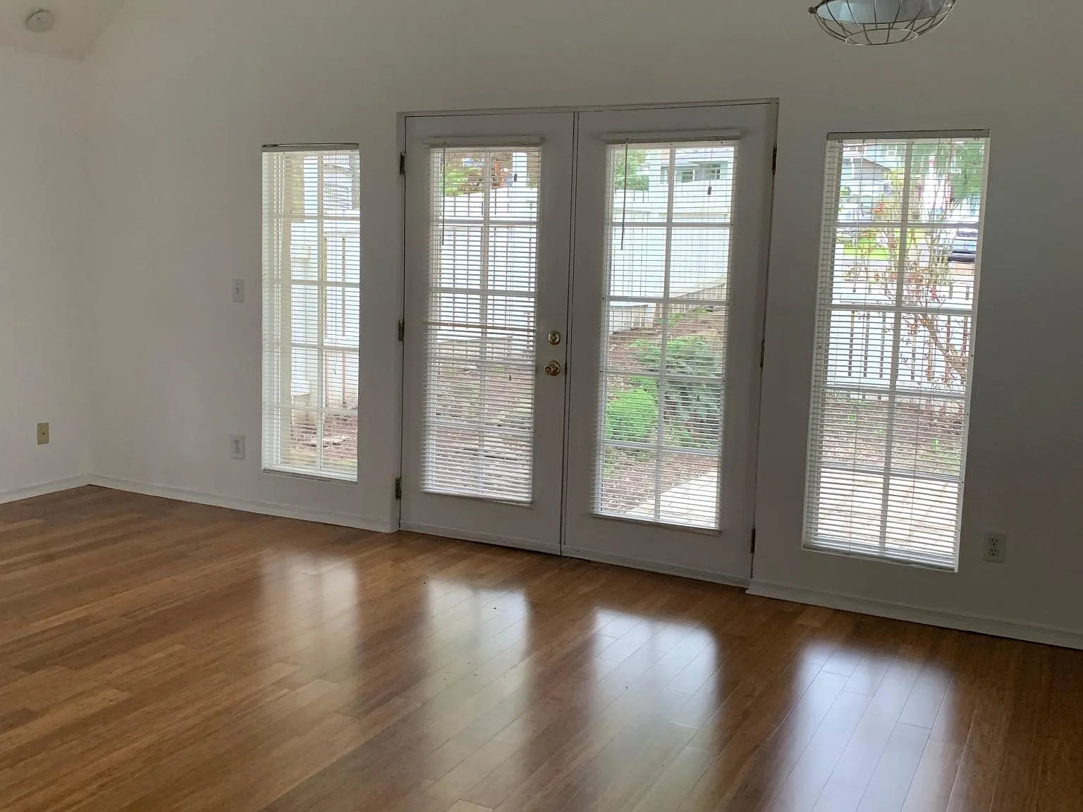 1 bed, 815 sqft, $1,600 — Photo 2