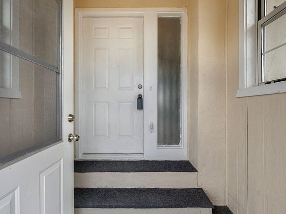 3rd image of 21 Buckhorn Ave