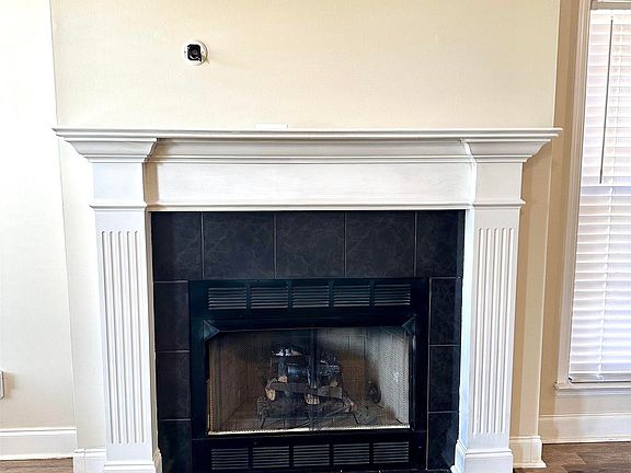 4th image of 5107 Frankford Dr SE