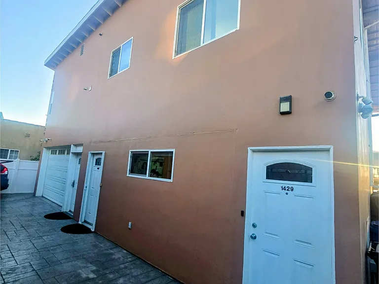 1429 S Sycamore Ave — Photo 24