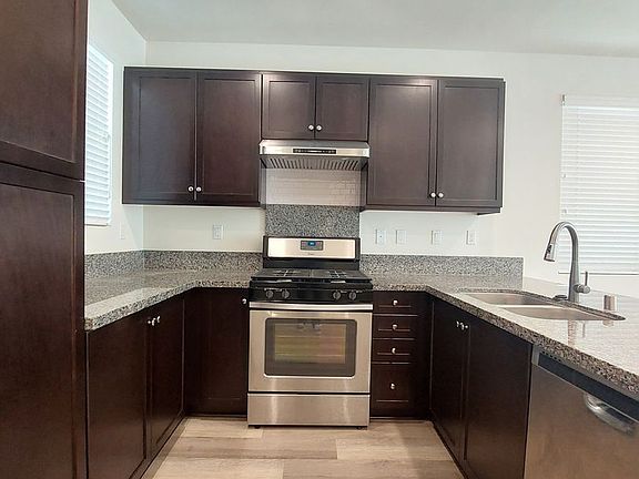 5th image of 329 N Avelina Way
