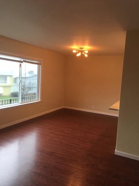 1st image of 289 Catalina Ave