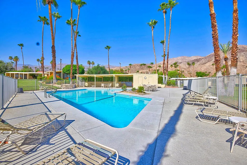 2 bed, 2.0 bath, 1104 sqft, $4,500 — Photo 4