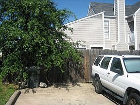 3rd image of 2512 Cross Timbers Dr