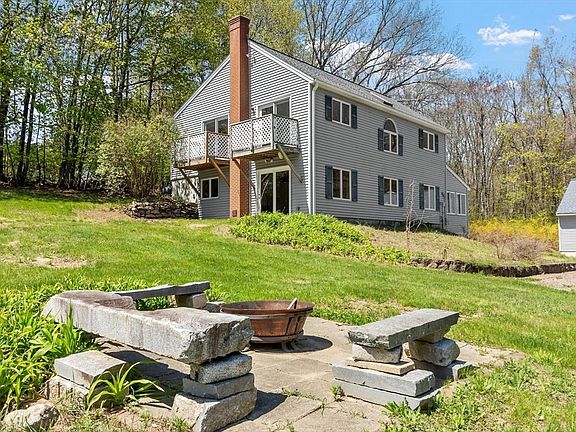 3rd image of 14 Wright Rd