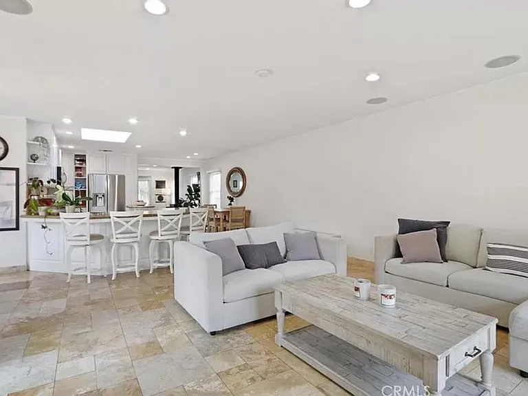3706 S Meyler St — Photo 3